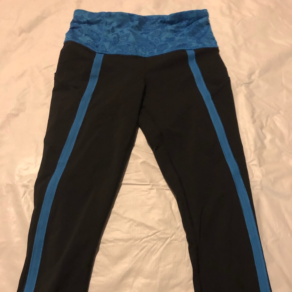 Lululemon leggings blue paisley and black size 4